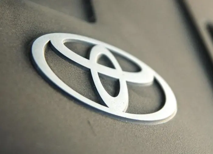 丰田与电信厂商合作5G加速自动驾驶，让汽车与汽车进行交流