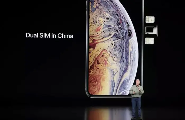 苹果亮出8核AI处理器、中国特供双卡手机，却少了one more thing
