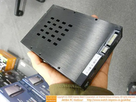 新奇二合一固态硬盘盒上市